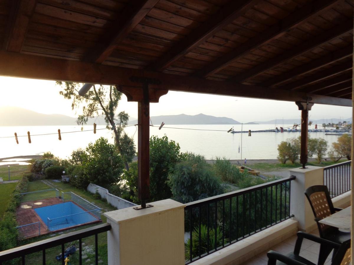 Porto Kairis Otel Oreoi Dış mekan fotoğraf