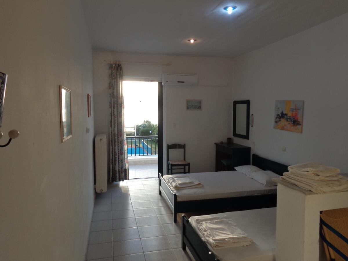 Porto Kairis Otel Oreoi Dış mekan fotoğraf