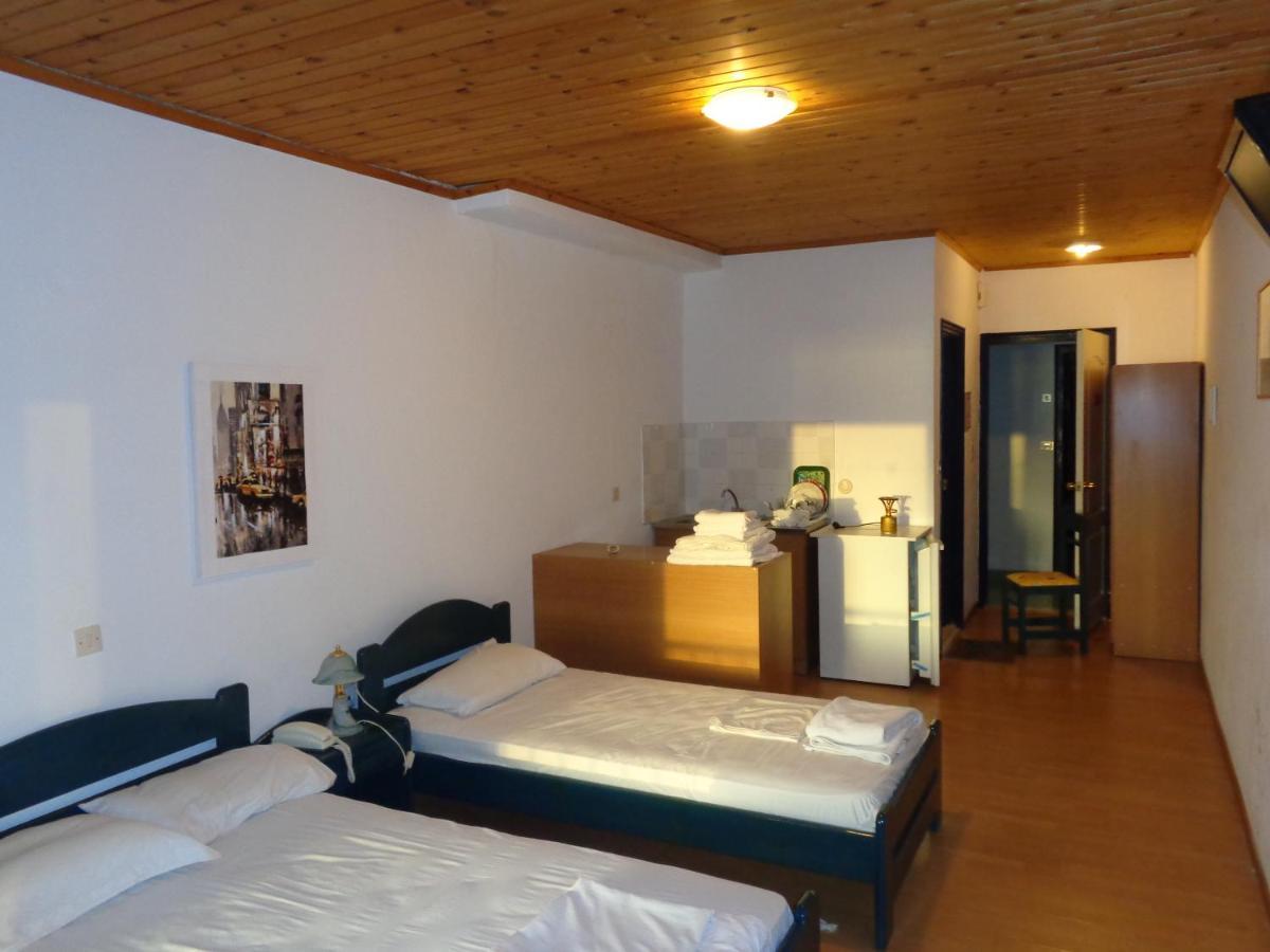 Porto Kairis Otel Oreoi Dış mekan fotoğraf