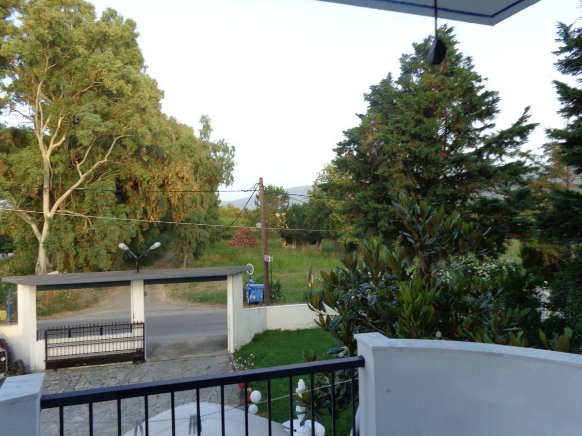 Porto Kairis Otel Oreoi Dış mekan fotoğraf
