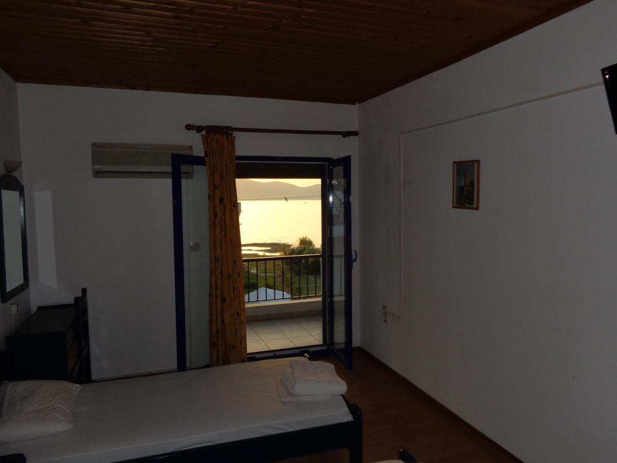 Porto Kairis Otel Oreoi Dış mekan fotoğraf