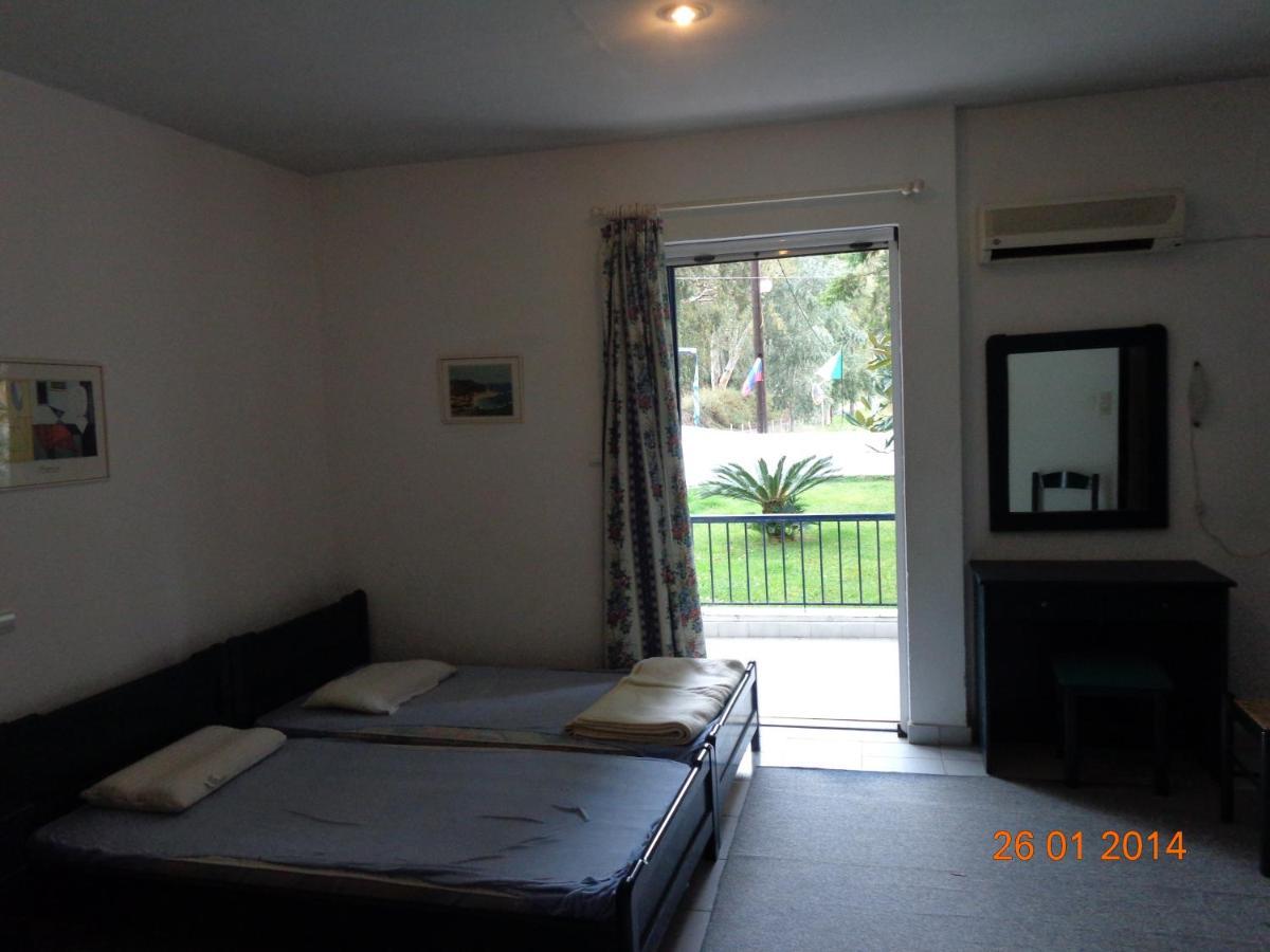 Porto Kairis Otel Oreoi Dış mekan fotoğraf