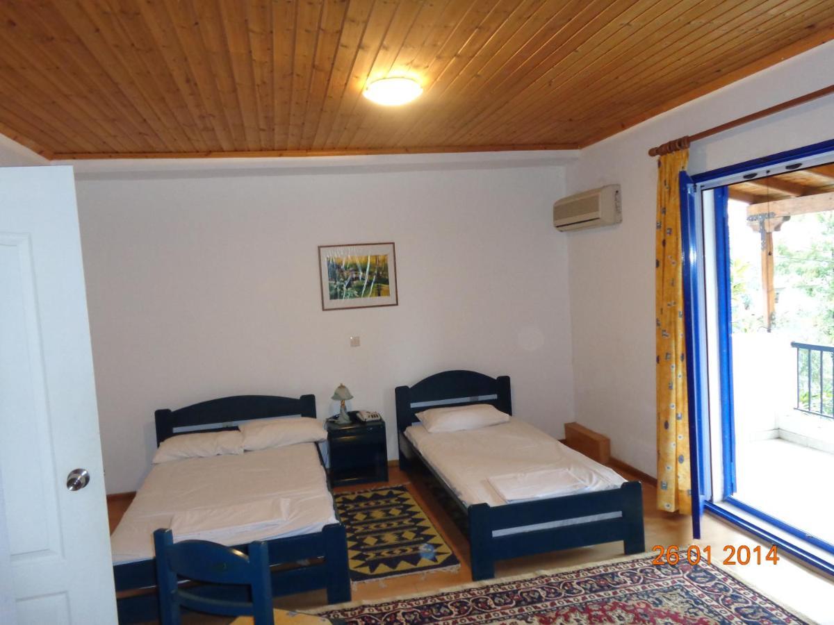 Porto Kairis Otel Oreoi Dış mekan fotoğraf