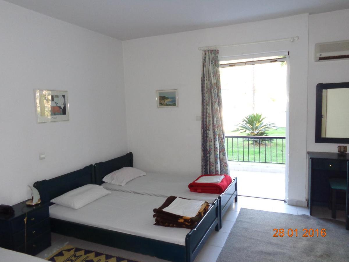 Porto Kairis Otel Oreoi Dış mekan fotoğraf